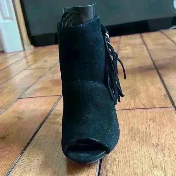 Guess Women's Black Aziz Suede Peep Toe with Fringe & Chain accent Bootie chic - Picture 3 of 6